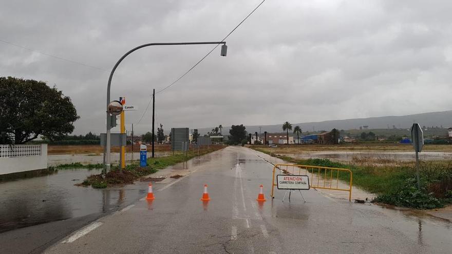 Carretera a Montesa desde la salida de Canals, cortada al tráfico