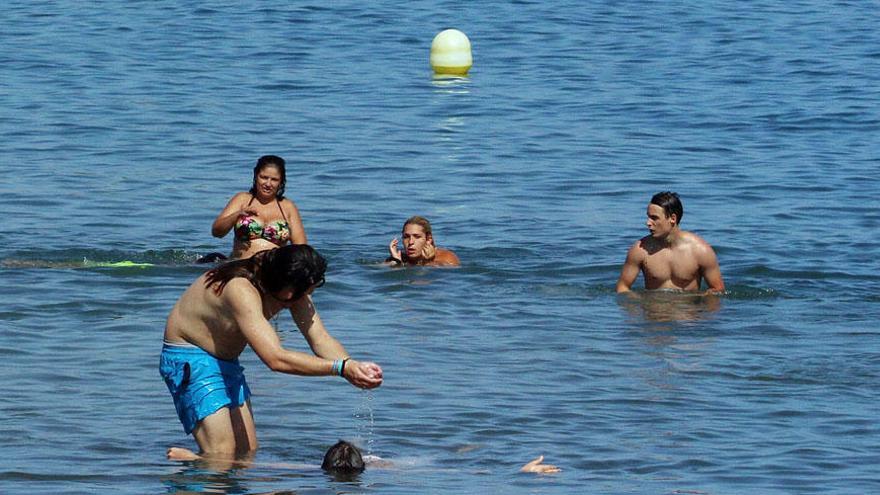 Bañistas en las playas de Pedregalejo, este miércoles