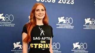 Jessica Chastain reivindica la lucha de los actores en Venecia: "Quieren mantenernos callados"