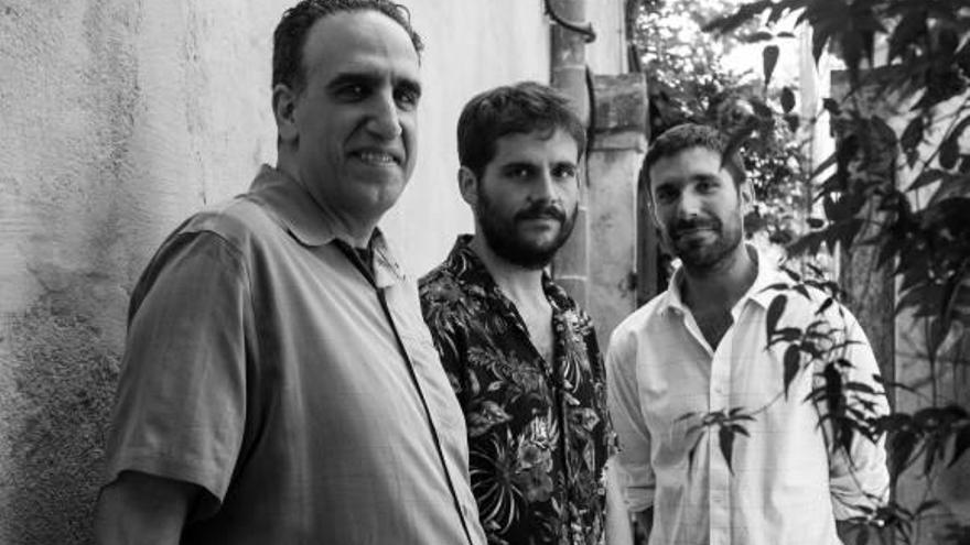 Michael Kanan, Dee Jay Foster i Guillem Arnedo fan 14 concerts durant el març per presentar «Love Them Madly»