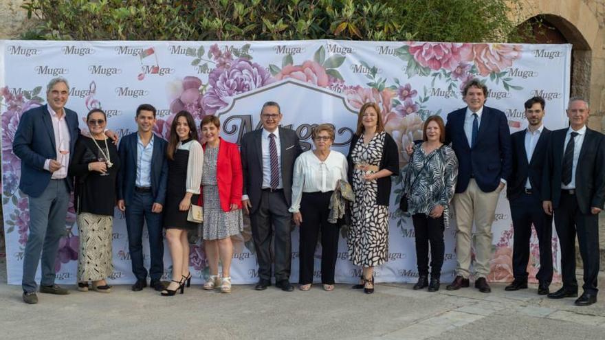 Manu Muga, Arantxa, Pepe y Ángela Sellés, MariAngeles Más, Juanjo Sellés, Margarita Pérez , Ana Muga, Mayka Blanquer, Eduardo Muga, Abel Sellés y José Antonio Sellés.