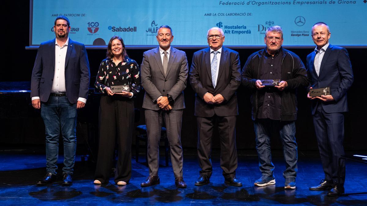 Els premiats a la Nit de les Empreses Gironines de la FOEG amb les autoritats