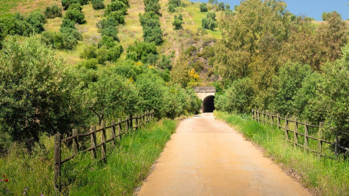 La Vía Verde de la Sierra en Olvera, galardonada en Europa por su accesibilidad y riqueza paisajística