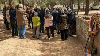 Protesta en el paredón de Paterna contra el proyecto de "ley de concordia" de PP y Vox