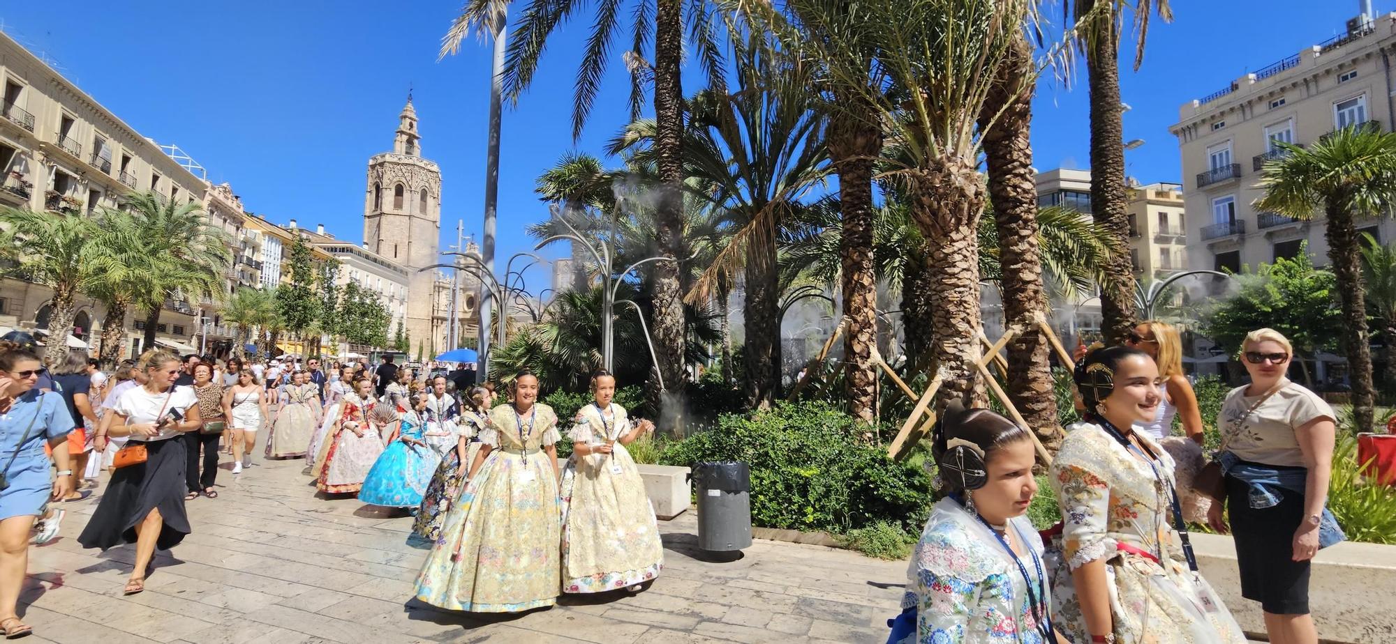 El centro de València recibe a las candidatas a Fallera Mayor Infantil 2025