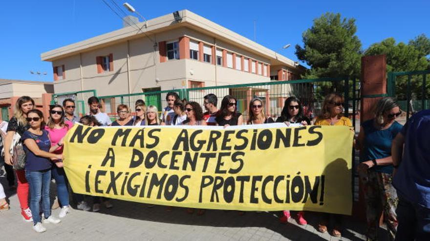 Manifiesto tras la agresión en el CEIP la Pinaeta de Sagunt