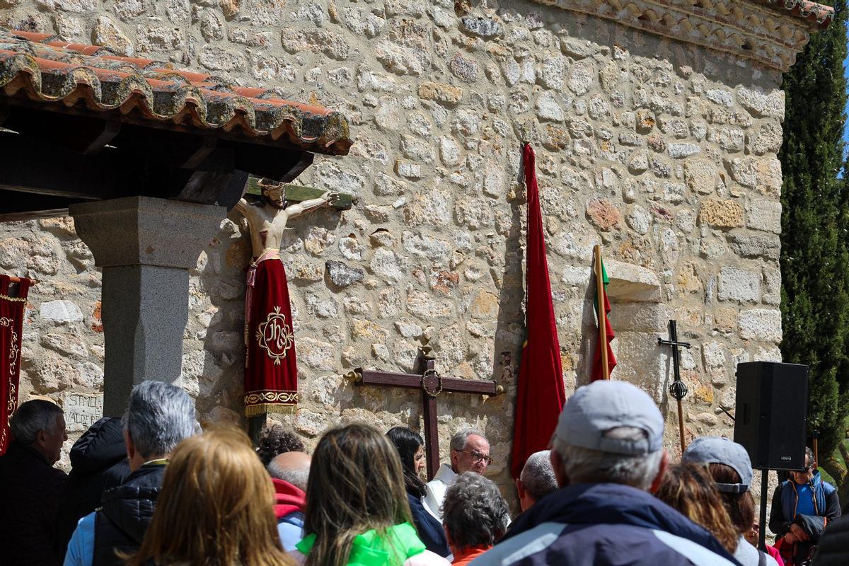 GALERÍA | Los zamoranos llenan la pradera de Valderrey en la romería del Cristo