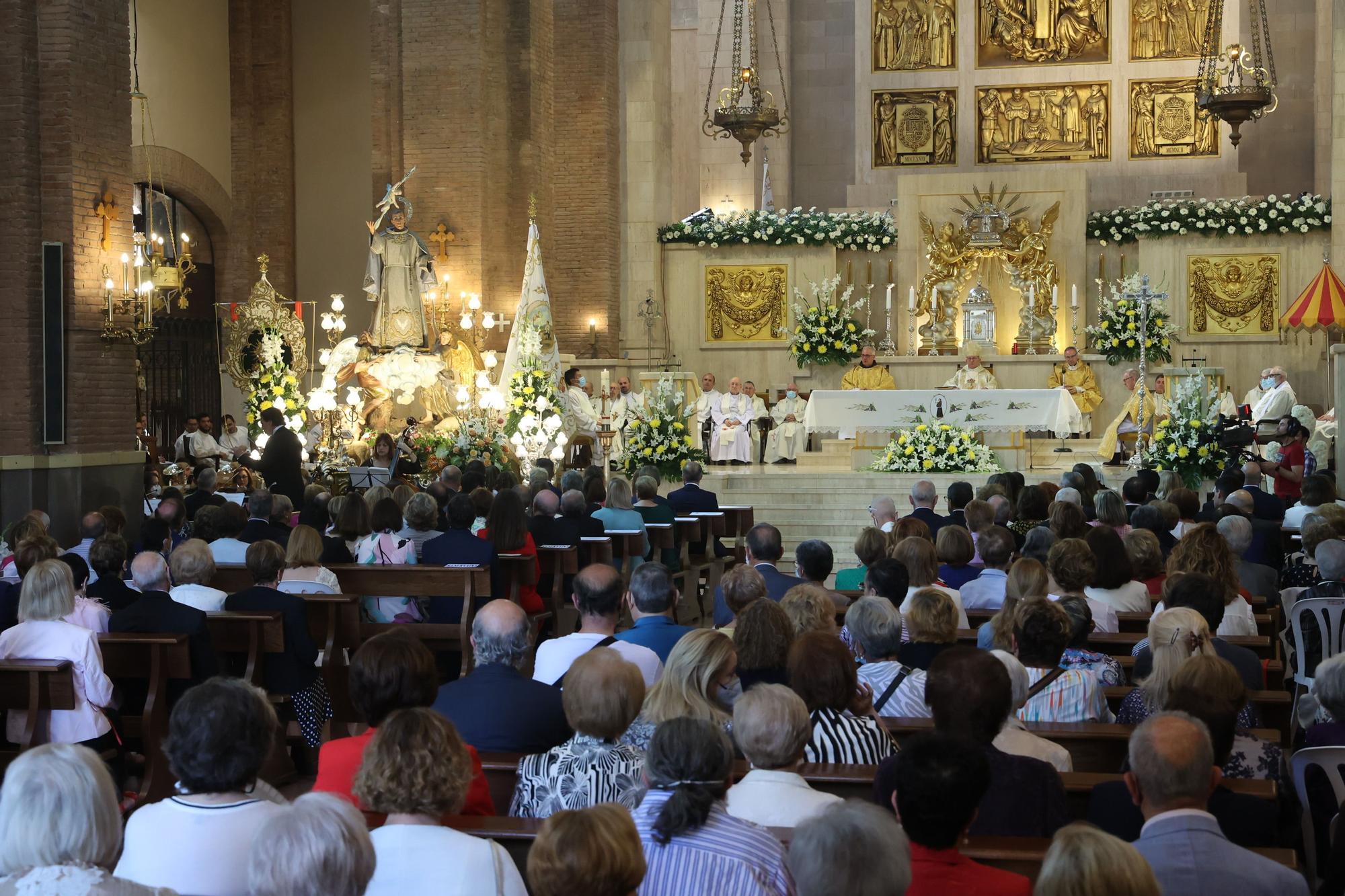 Las imágenes de la misa y la procesión del día de Sant Pasqual en Vila-real