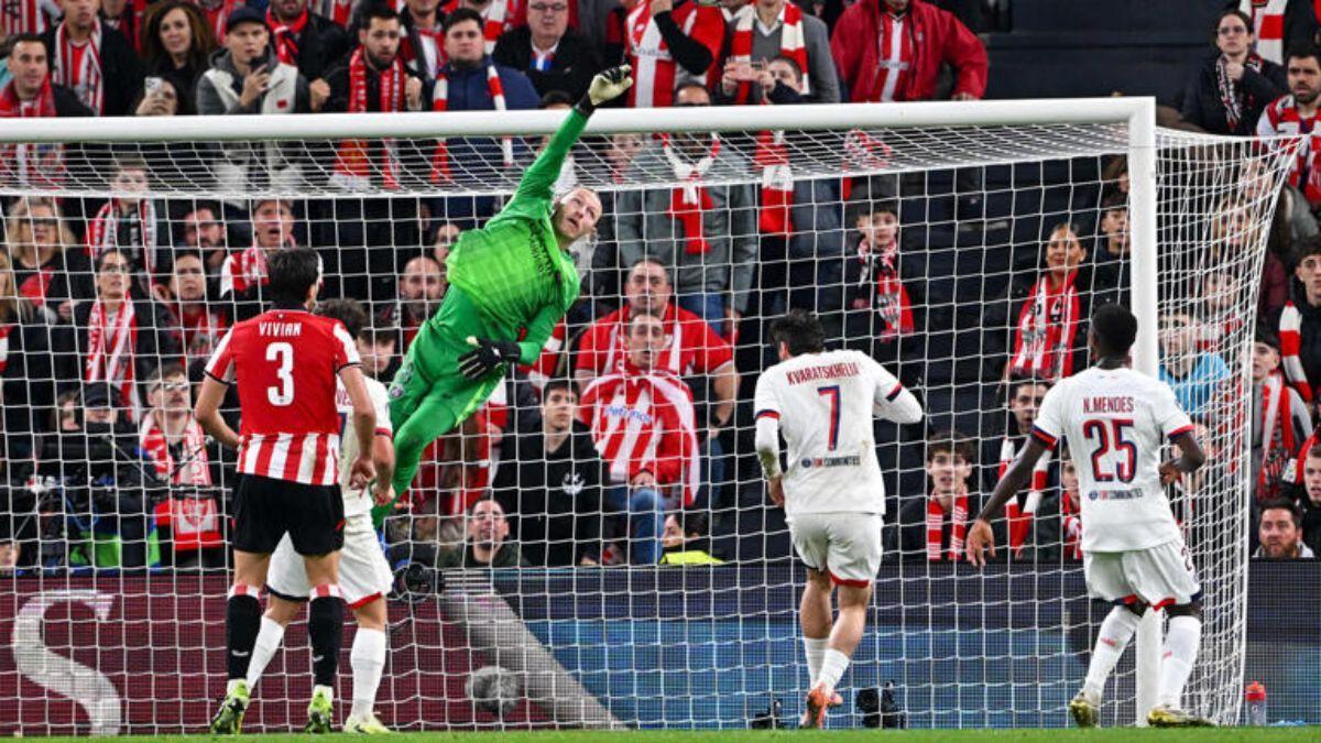 Safonov disputó el encuentro de Champions en San Mamés ante el Athletic Club