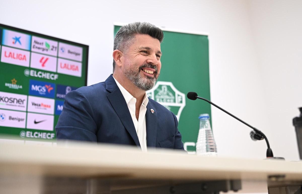 Christian Bragarnik, sonriente, durante su comparecencia pública del pasado miércoles