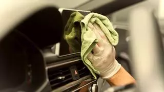8 consejos fichados en TikTok para limpiar el coche