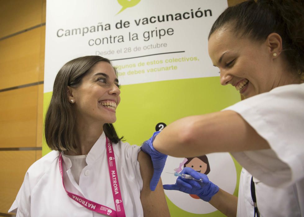 Inicio de la vacunación contra la gripe en Canaria