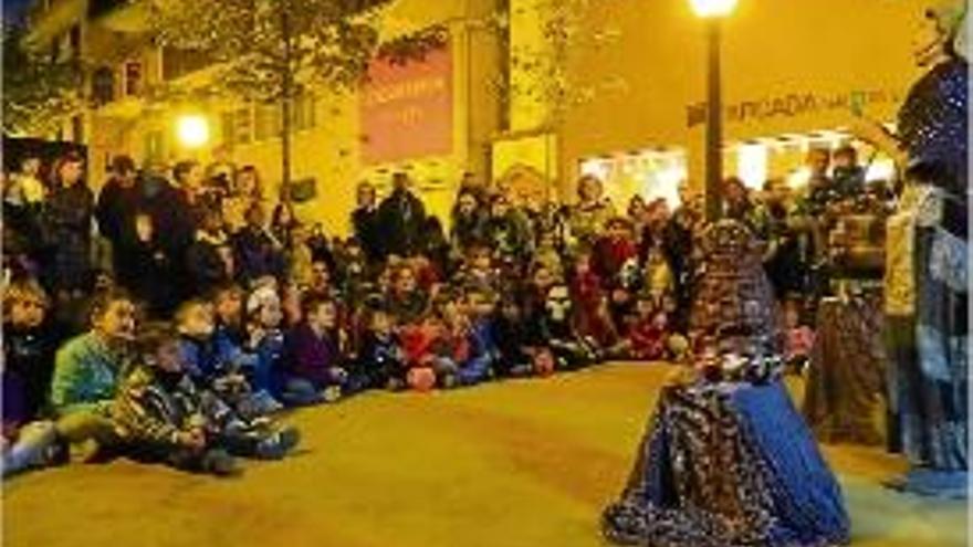 Ple a Blanes per la Fira de Bruixes