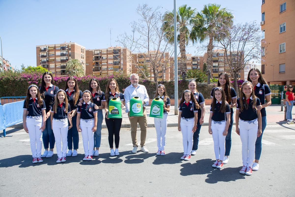 Primera mascletà de las nueva Bellea del Foc y sus damas Primera mascletà de las nueva Bellea del Foc y sus damas