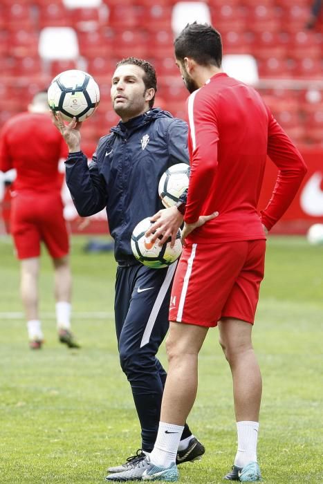 Entrenamiento del Sporting en El Molinón.