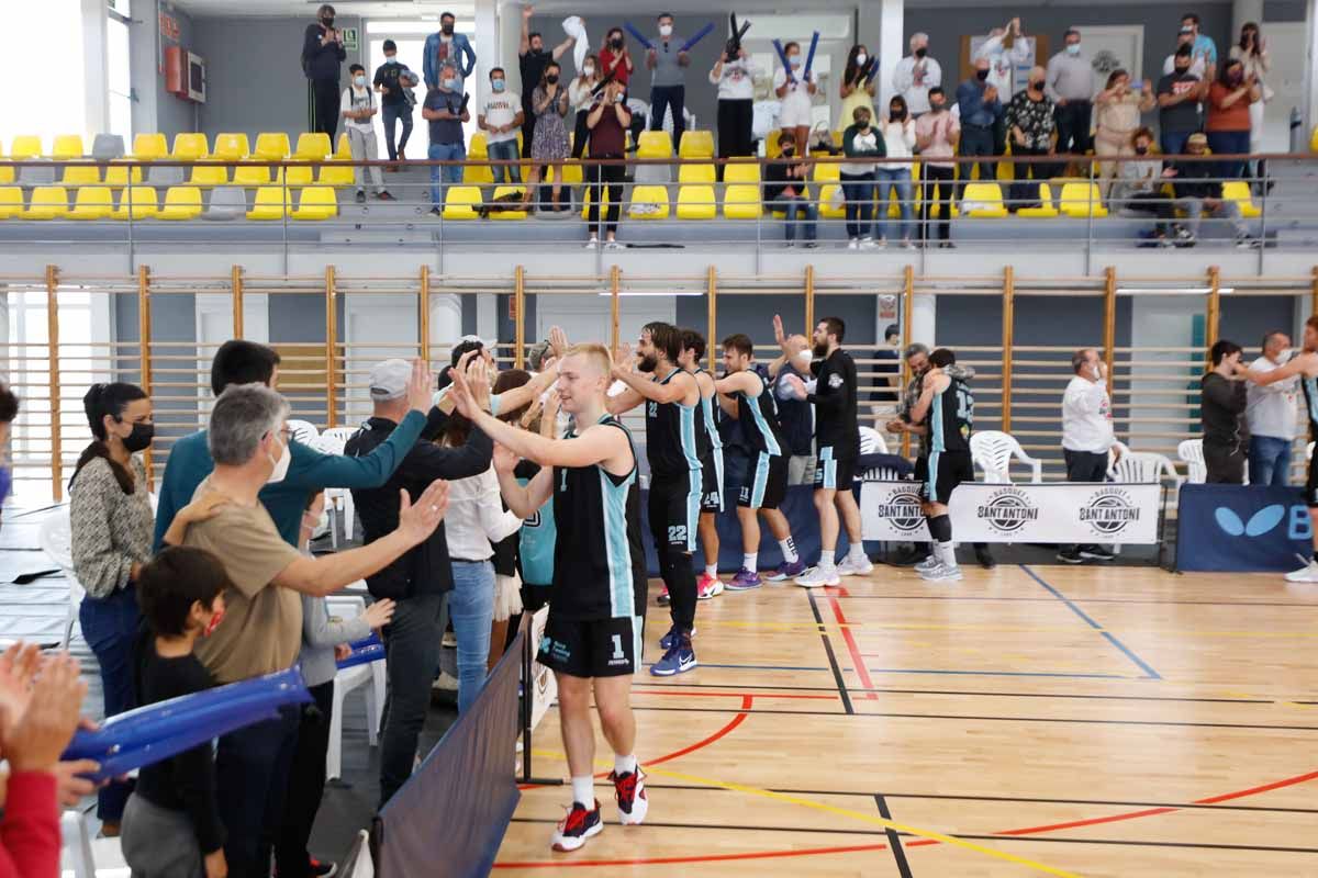 El CB Sant Antoni se ha clasificado para disputar la fase de ascenso a la LEB Plata, tras ganar en el partido decisivo al BBA Castelldefels por 95-67