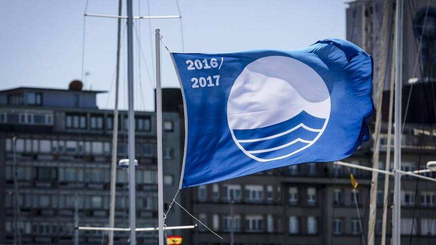 Seis playas asturianas y un puerto pierden las banderas azules
