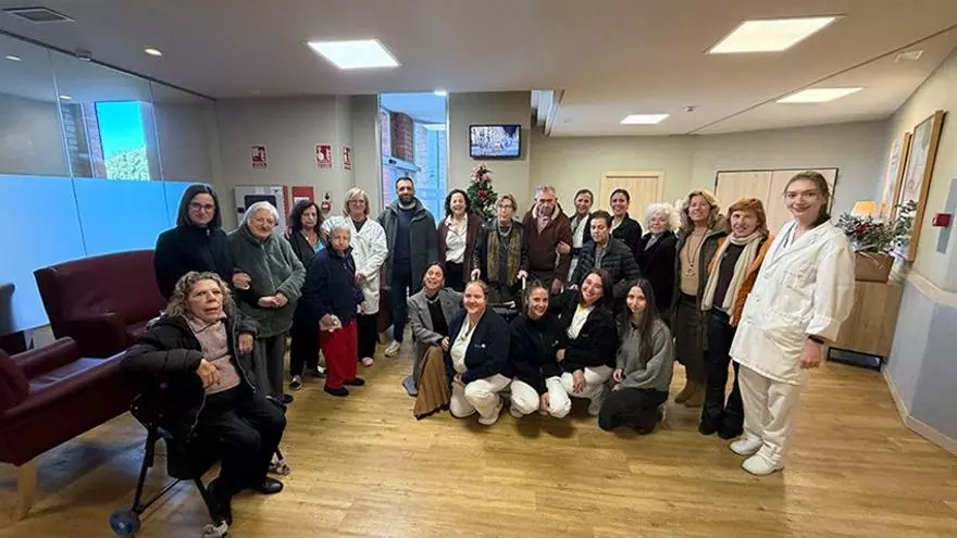 El alcalde felicita las fiestas a la población mayor de Sagunt