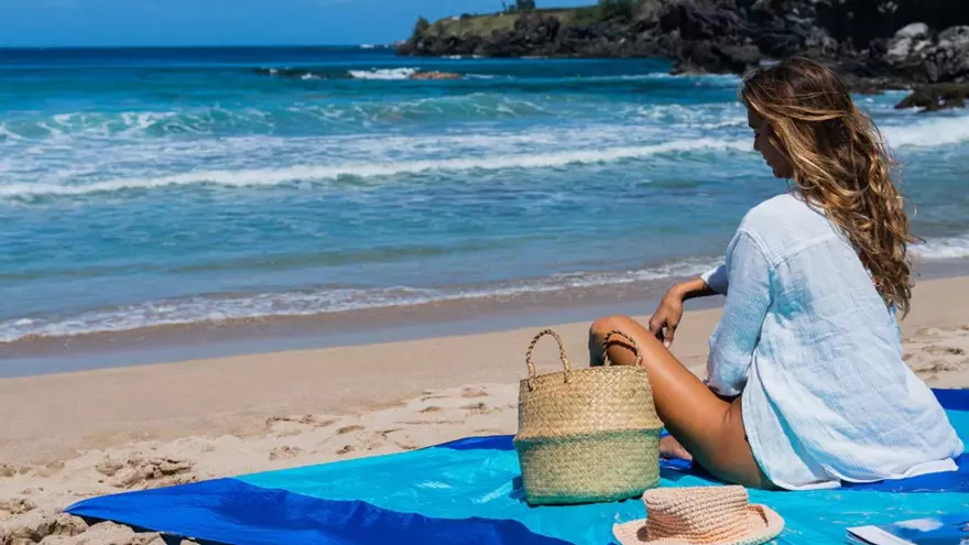 Este es el bolso de playa capacidad XXL (y muy económico) sin el que no vas a querer estar en verano
