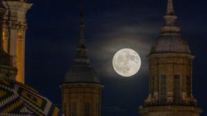 La Superluna de ciervo, vista desde Zaragoza