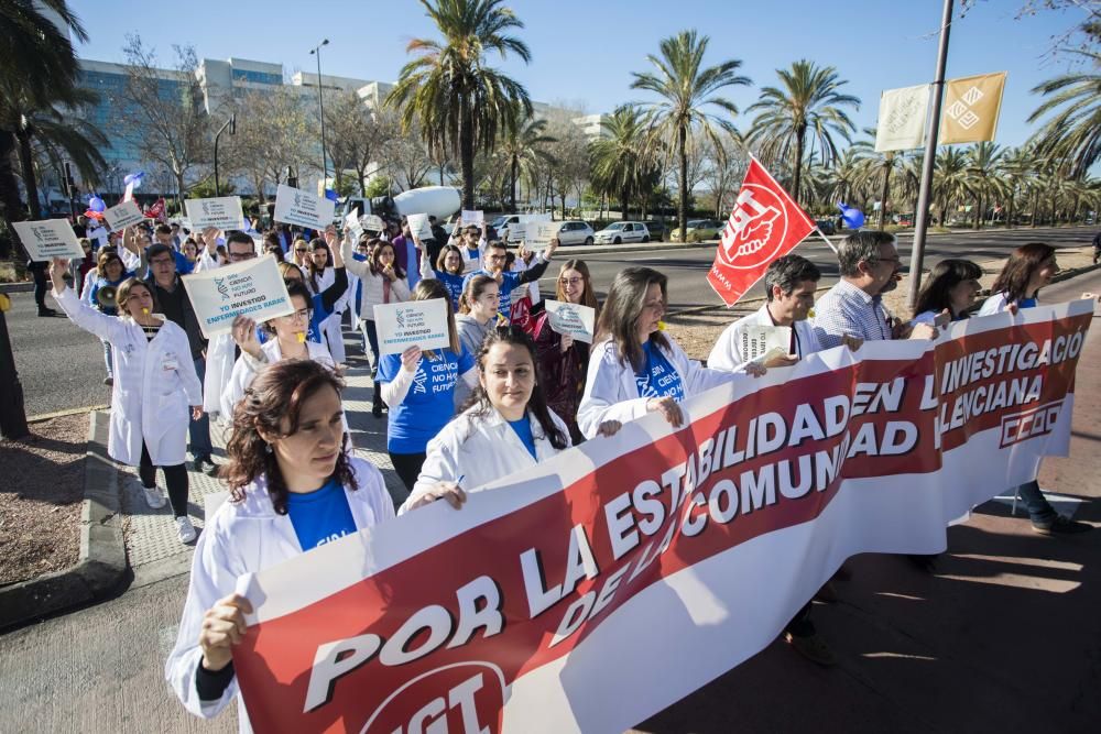 Manifestación de los investigadores de La Fe por la precariedad laboral