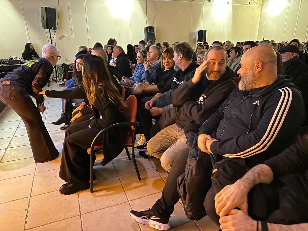 EN IMÁGENES: La presentación del documental que habla desde lo íntimo del Festival Unirock de Puerto de Vega EN IMÁGENES: La presentación del documental que habla desde lo íntimo del Festival Unirock de Puerto de Vega