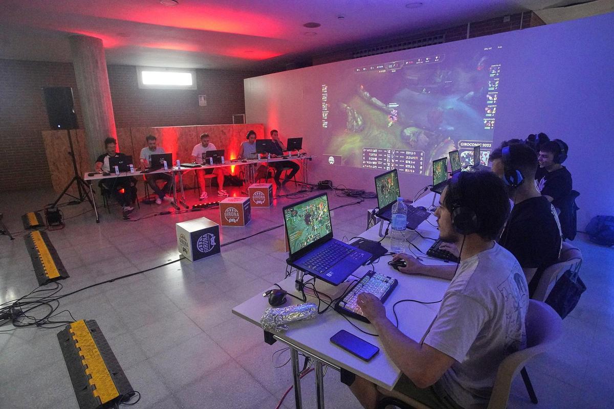Torneig de videojocs ofert per l’Associació d’Esports Electrònics de Girona.