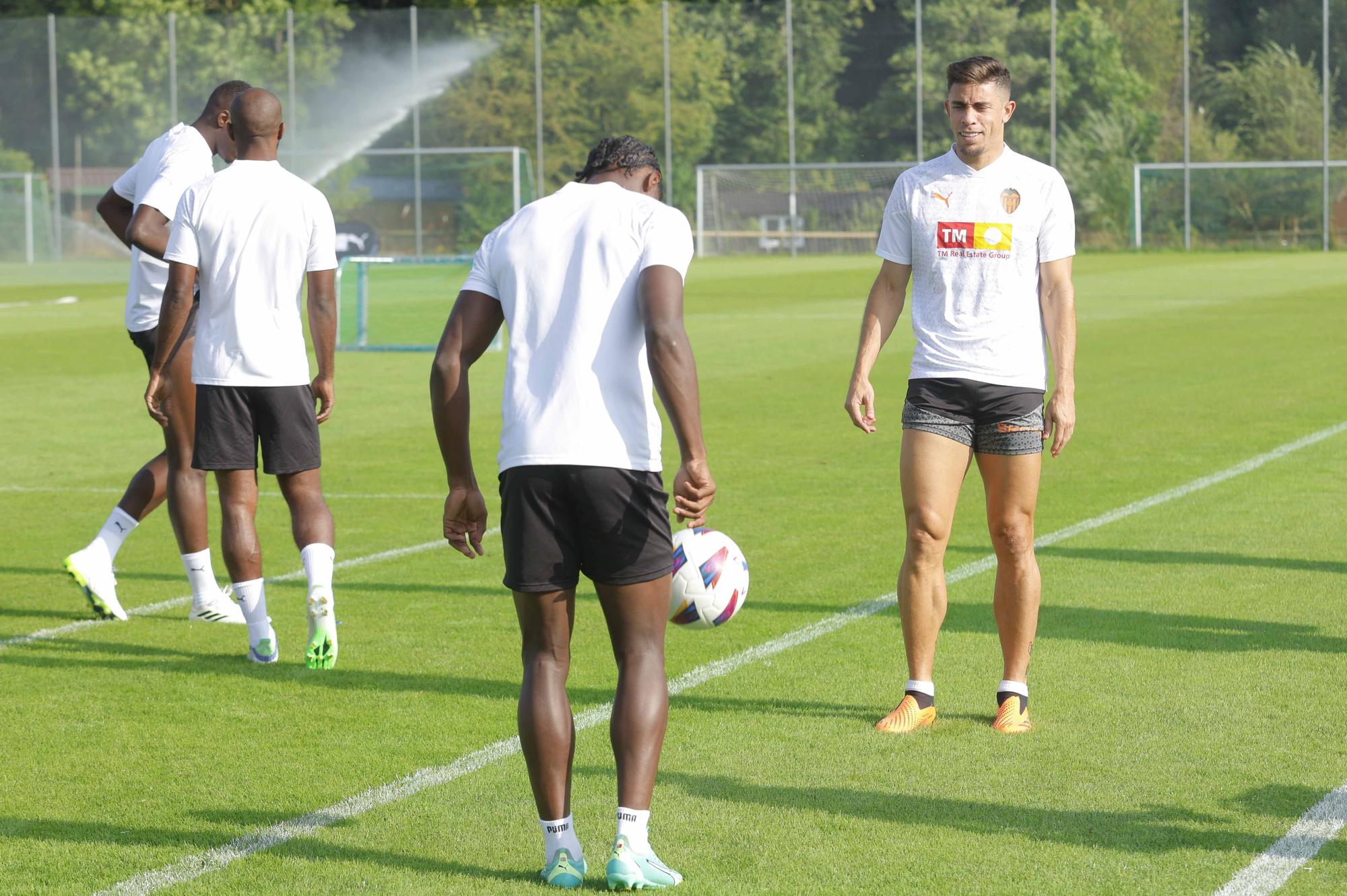 Primer entrenamiento en Suiza para el Valencia