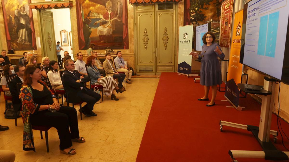 Presentación del plan Convivint en la Diputación de Castellón.