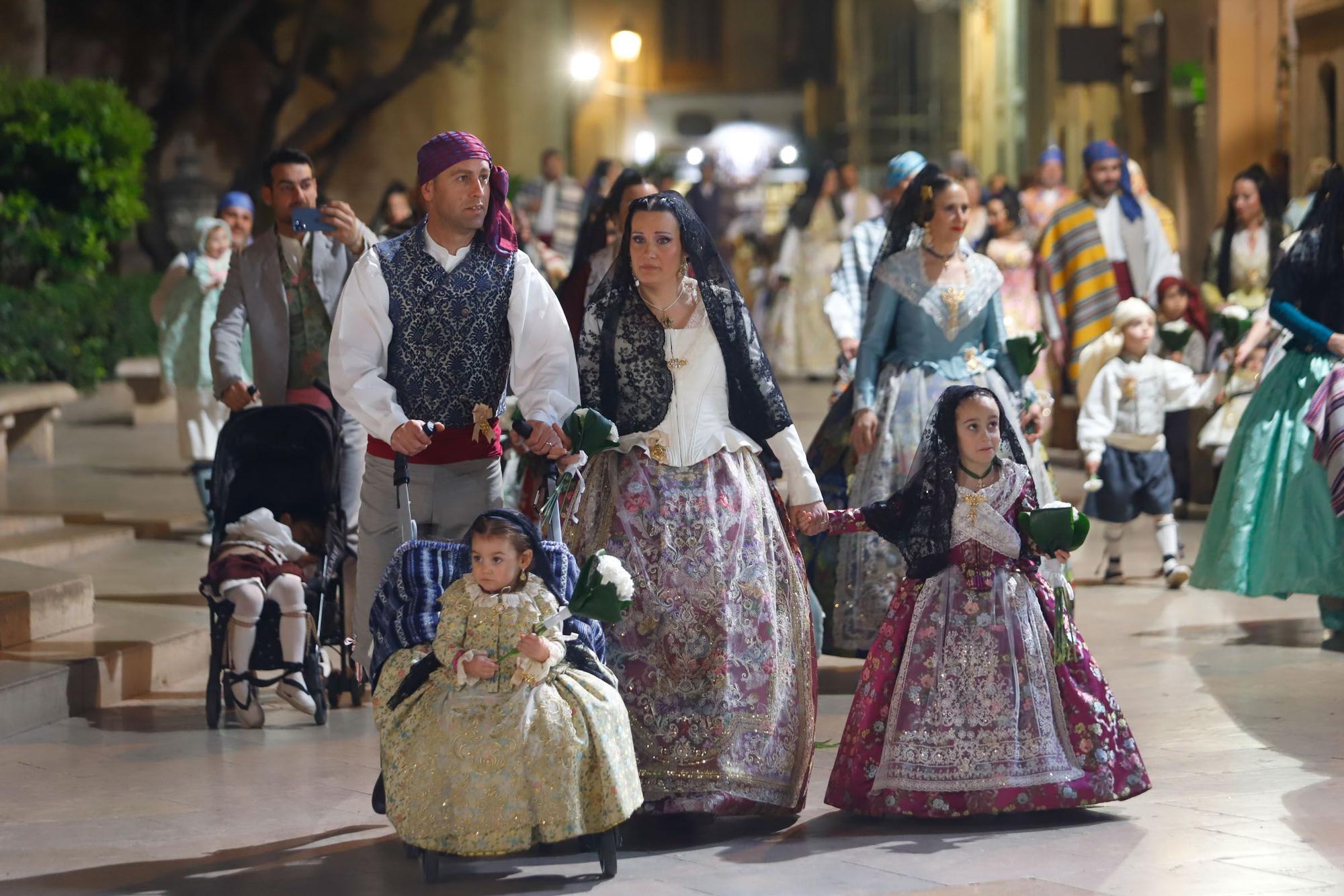 Búscate en el segundo día de la Ofrenda en la calle San Vicente entre las 22 y las 23 horas