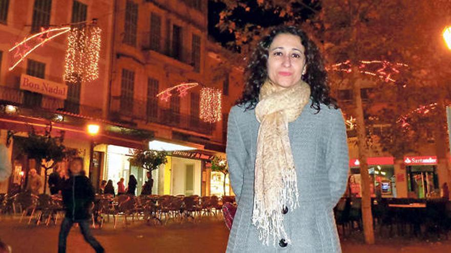 Rosa María Cuerda en la plaza de sa Bassa del centro de Manacor.