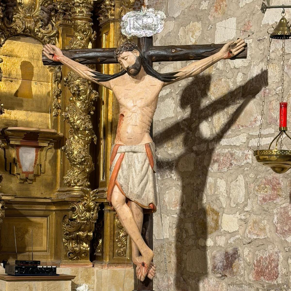 El Cristo de Morales del Vino regresa tras su restauración