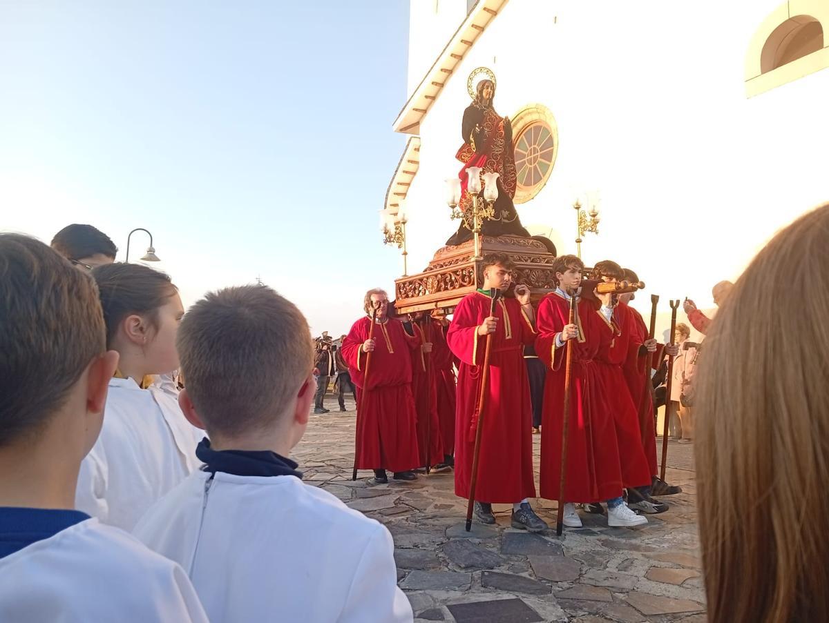 En imágenes: La procesión de bajada marca el inicio de la Semana Santa en Luarca