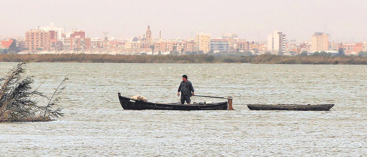 Panorámica del lago de l’Albufera, enclave natural que la Generalitat trata de preservar.