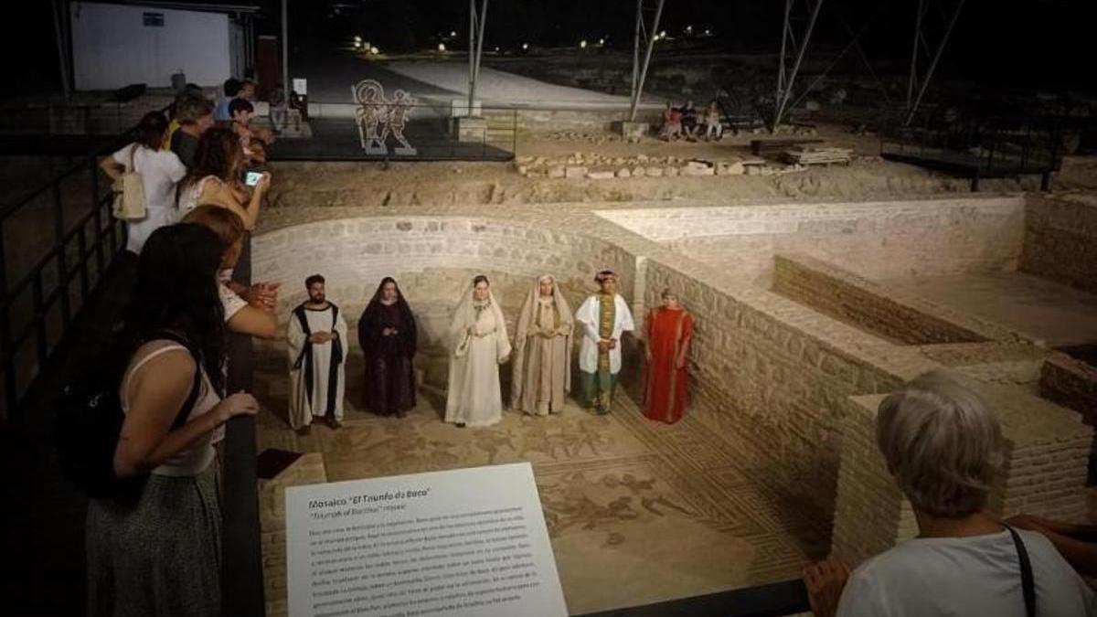 Visita teatralizada en una edición anterior de Noches en la Villa de Fuente Álamo.