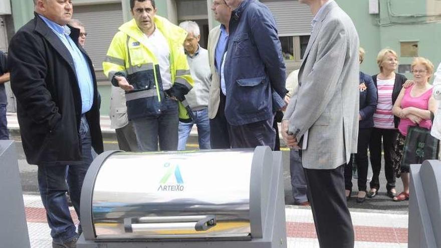 Santiso y Calvelo, en la inauguración de unos contenedores.