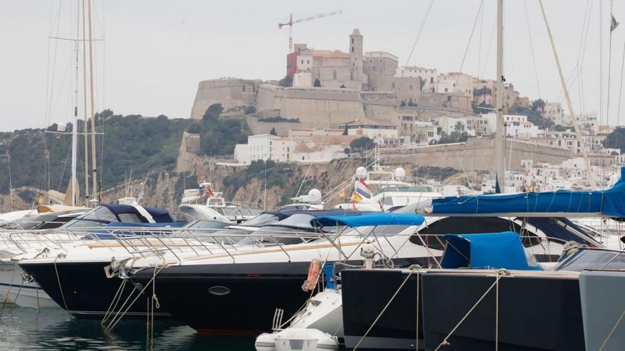 Embarcaciones en Marina Botafoc. | J.A.RIERA