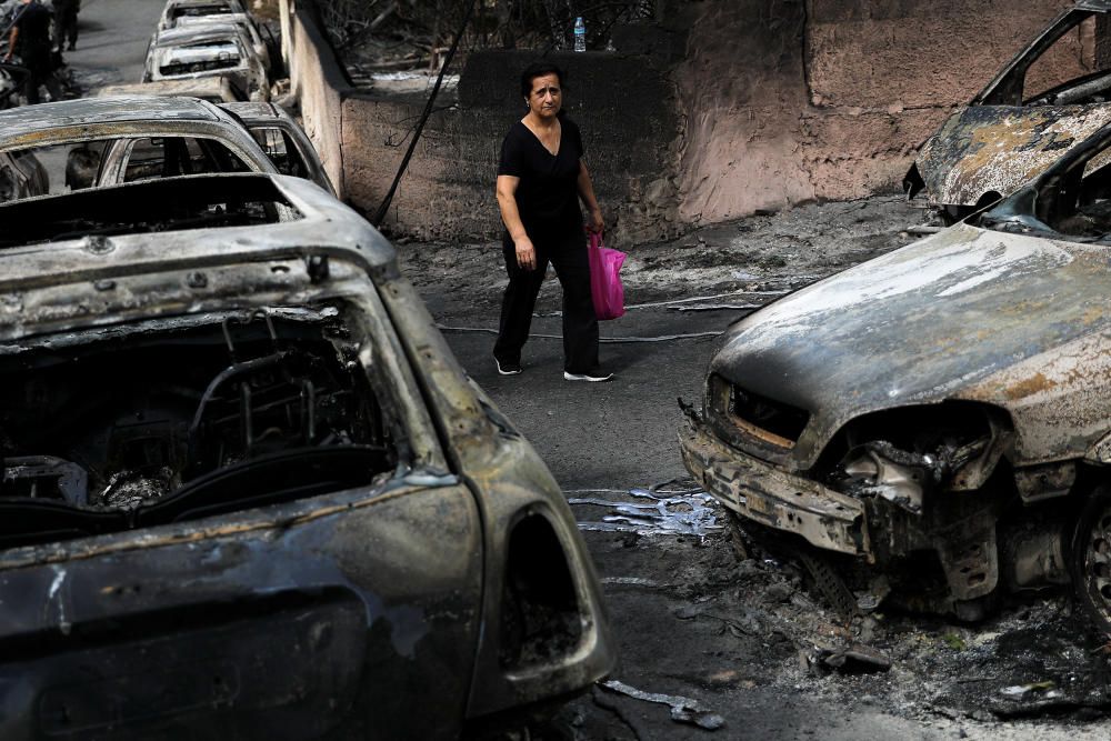 Al menos 74 personas han muerto a causa de los incendios que se han declarado esta semana en los alrededores de Atenas.