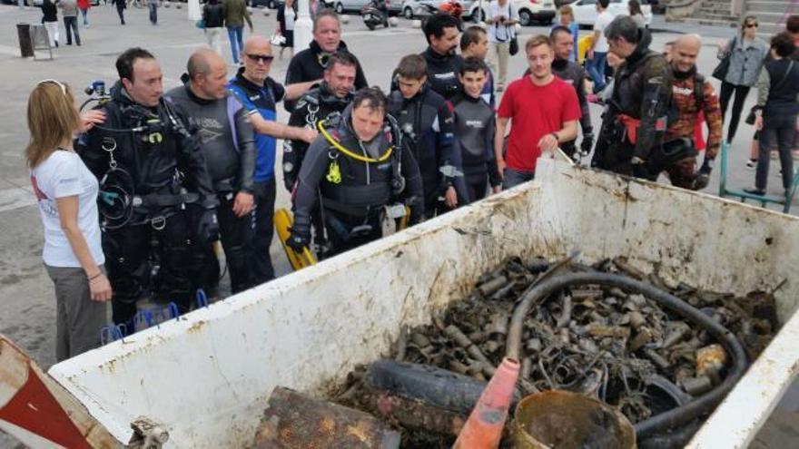 Más de 900 kilos de basura en el muelle de Gijón