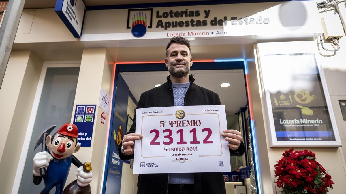 José Antonio Legua, gerente de la administración de Lotería Nacional de Andorra Minerín.