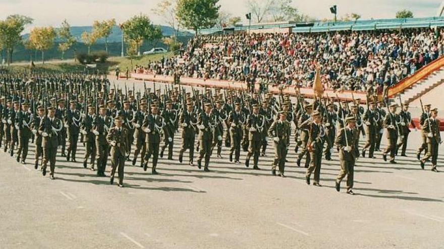 Desfile de alumnos de la Academia General Básica de Suboficiales. / agbs