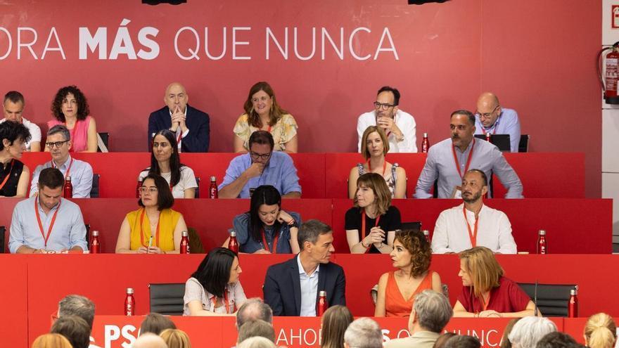 El PSOE aprueba por unanimidad un calendario de primarias a la carta con tres fechas a elegir: julio, septiembre y noviembre