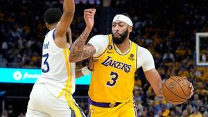 Anthony Davis, uno de los jugadores más importantes de Los Ángeles Lakers, sufrió un trauma en la cabeza