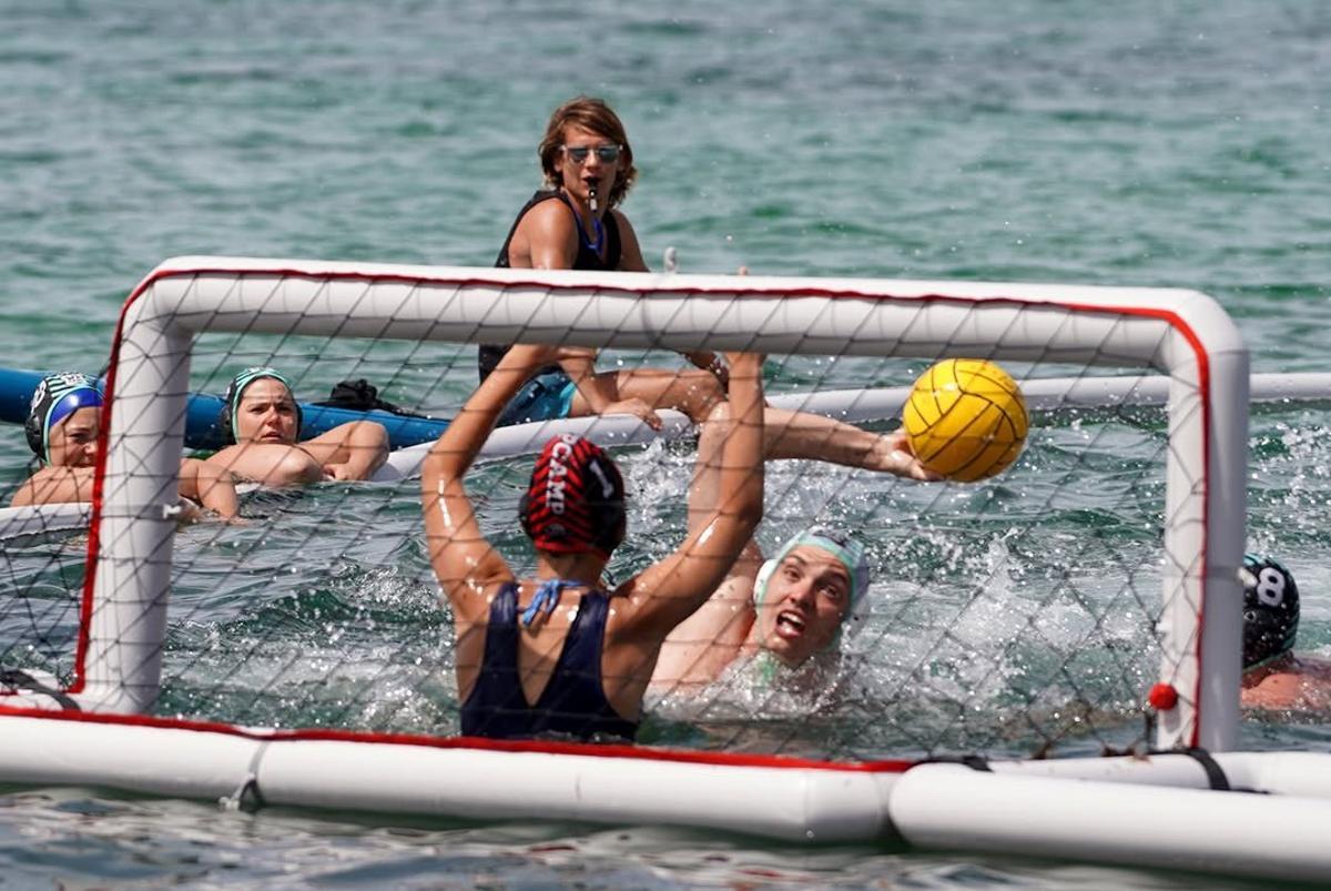 Imagen de un partido del I Torneo WP BEACH Mallorca