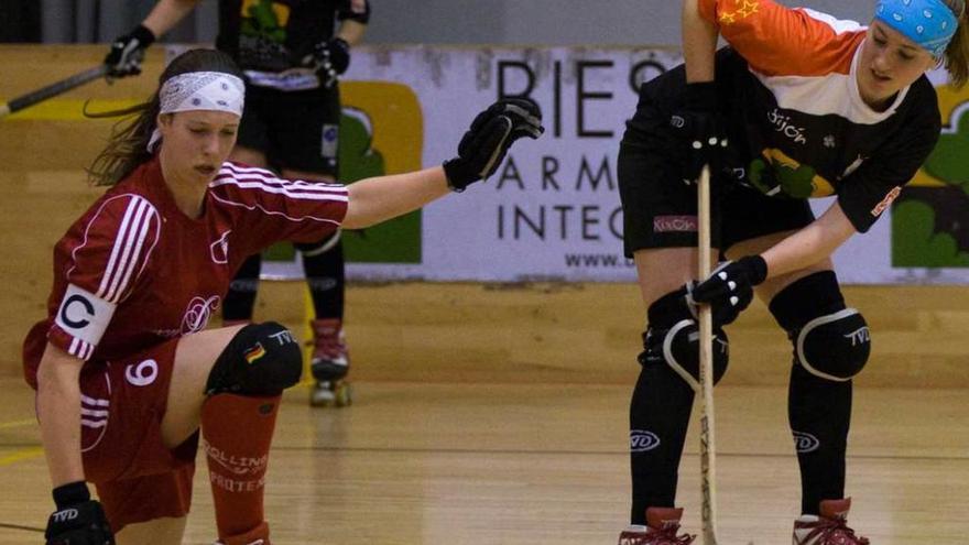 Un lance del último partido entre Hosltecur e Iserlohn.