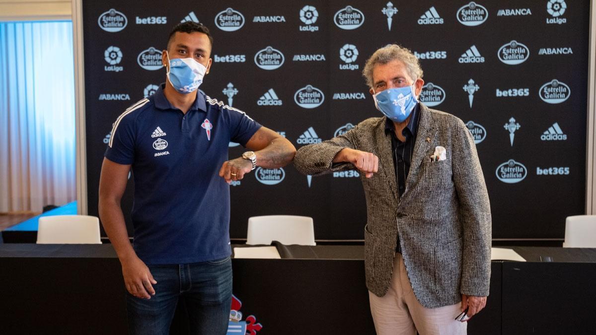 Tapia, en su presentación como jugador del Celta // FdV