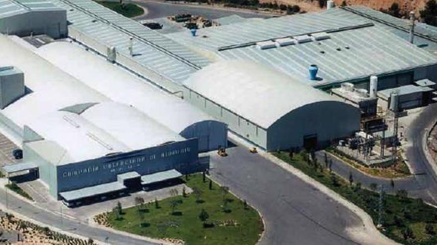 La firma de aluminio Baux gana 32 millones tras la salida de los Serratosa
