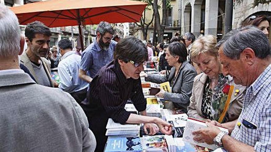 Venda de llibres per Sant Jordi, l&#039;any passat a Girona.