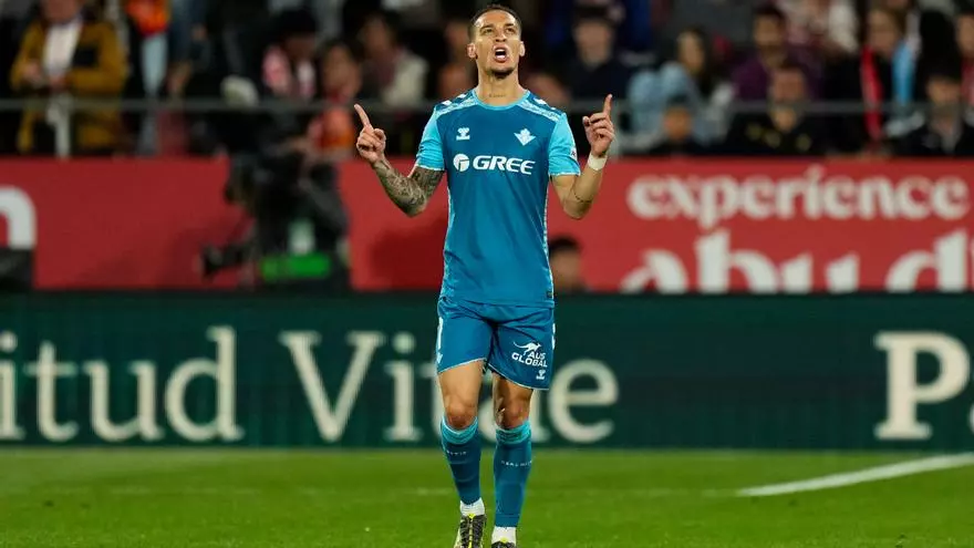Amorim, "muy contento" con el rendimiento de Antony en el Betis