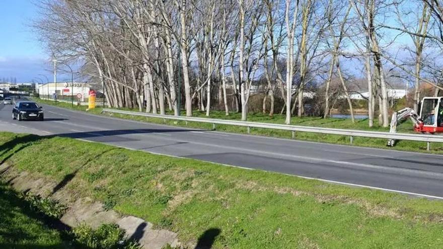 Acceso al polígono industrial de Sabón. |  Víctor Echave